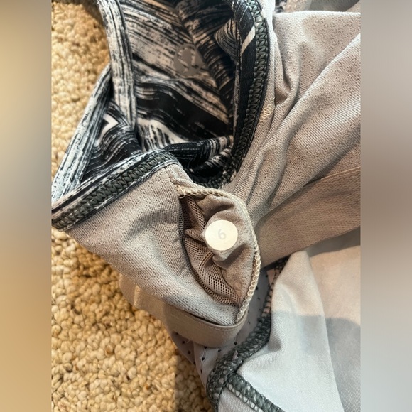 Lululemon Racerback built in bra - Picture 4 of 4